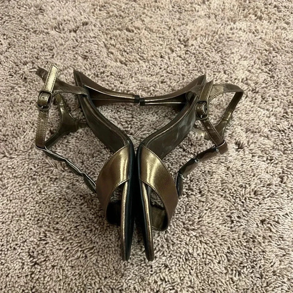 New with flaw Fioni 6.5 bronze copper metallic jewel dress sandals shoes heels - Picture 11 of 13